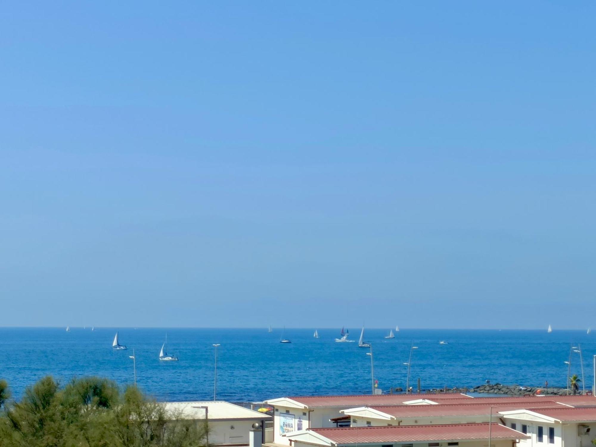 Casa Coco - Appartamento Al Mare Lido di Ostia Exterior foto